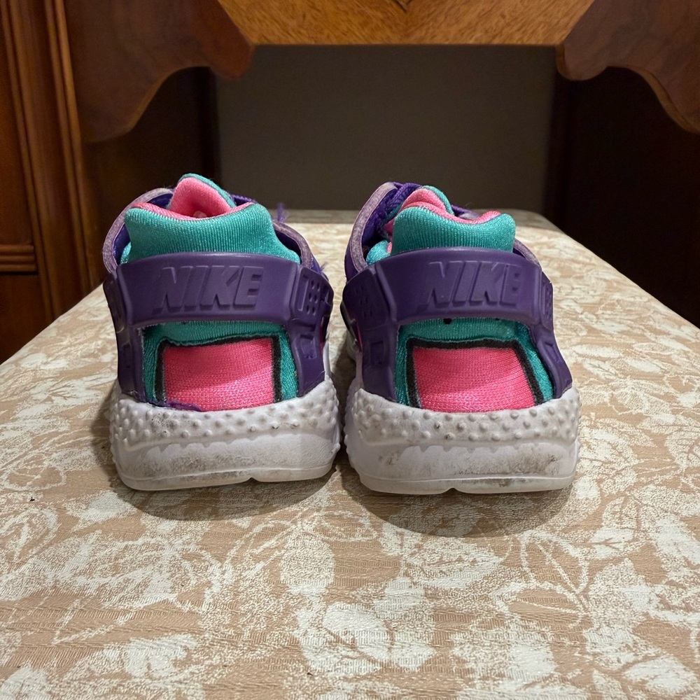 Nike Air Huarache Toddler Shoes - Picture 2 of 7